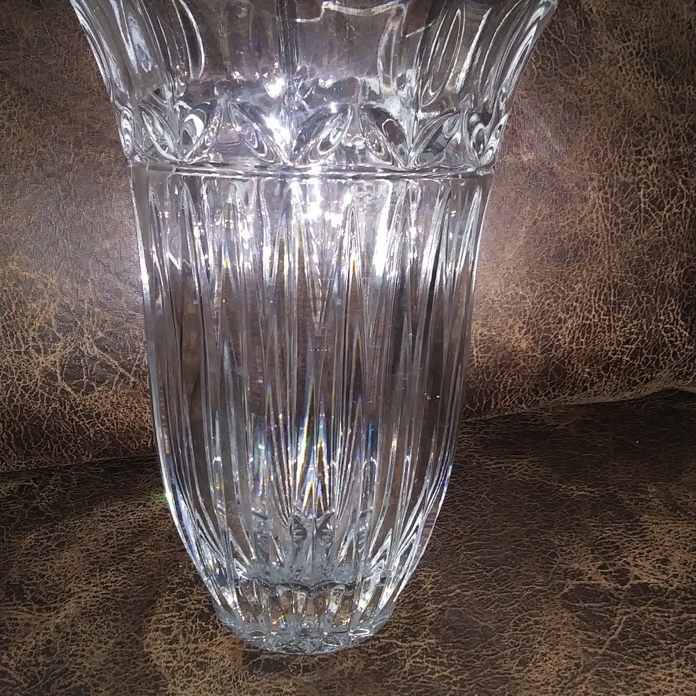 9" Vase (24% Lead Crystal)